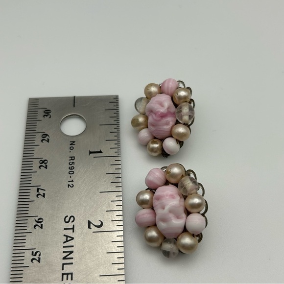 Vintage Oval Pink Faux Marble Beaded Clip On Earrings with Faux Pearls - Picture 5 of 7